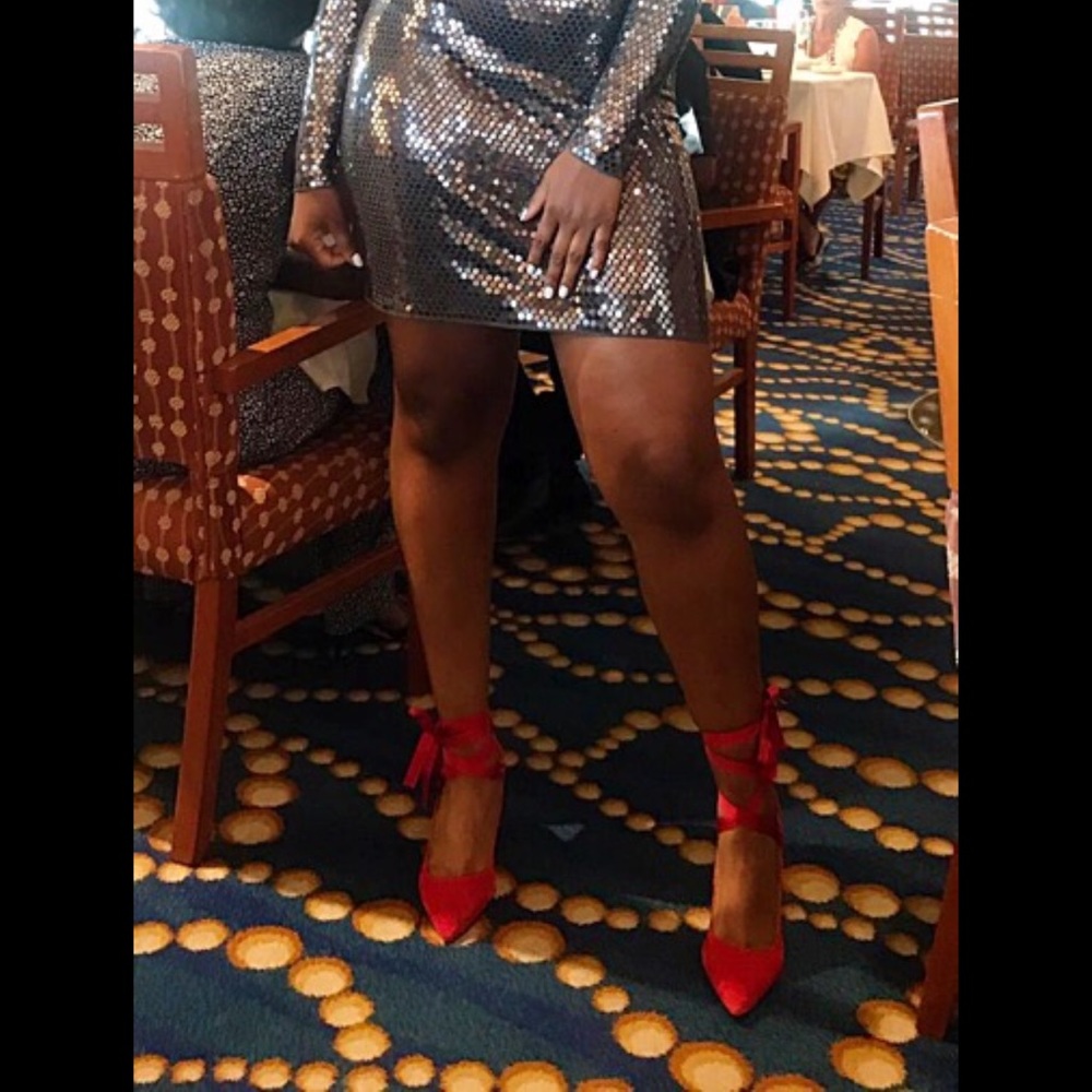 Red pumps - Picture 4 of 5